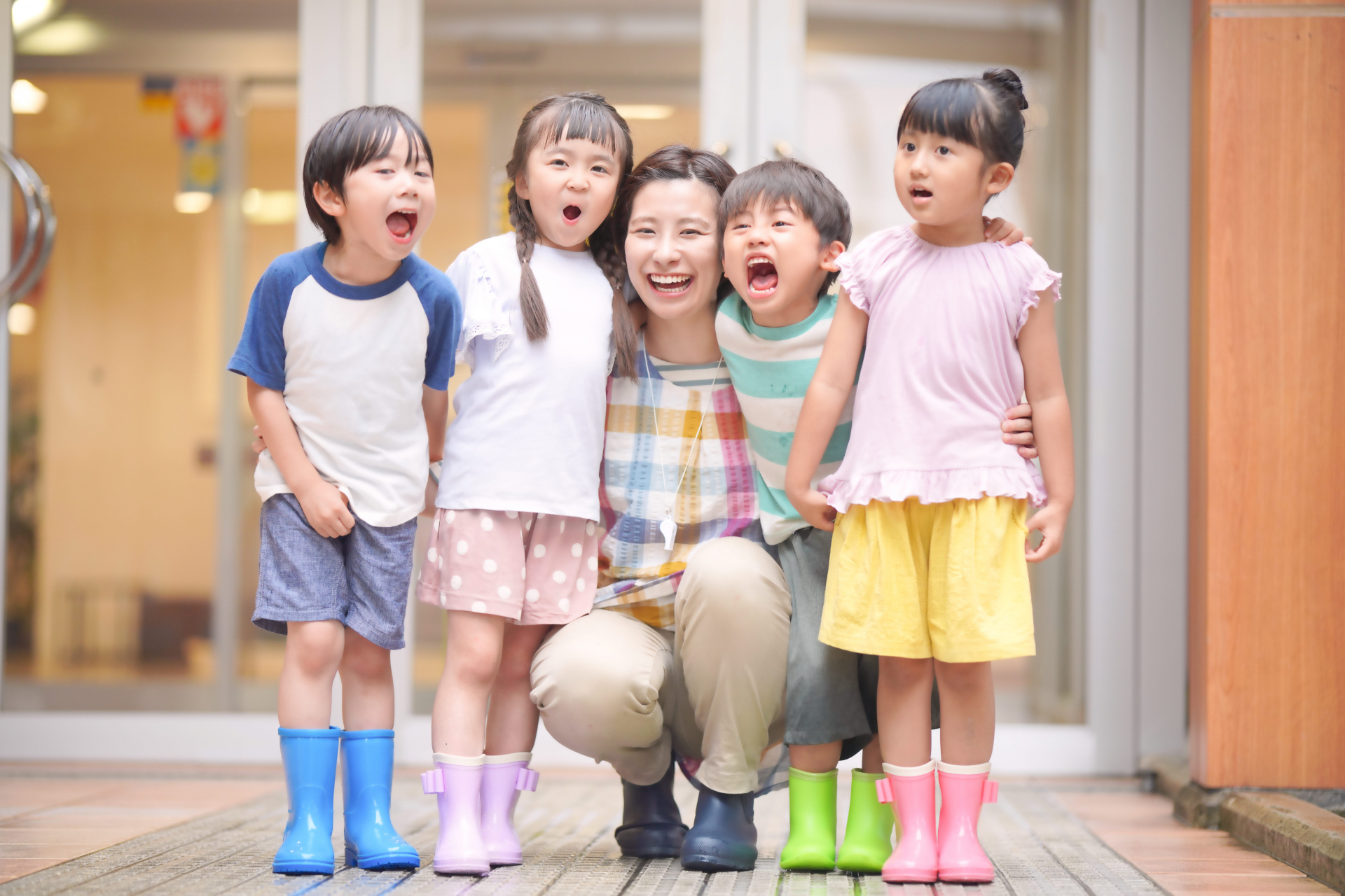 保育士と幼稚園教諭の違いって？資格・仕事内容・働き方を比較！